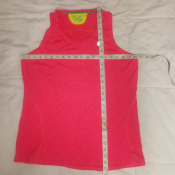 Under Armour Tank Top Size XL Heat Gear Semi Fit - Picture 10 of 10